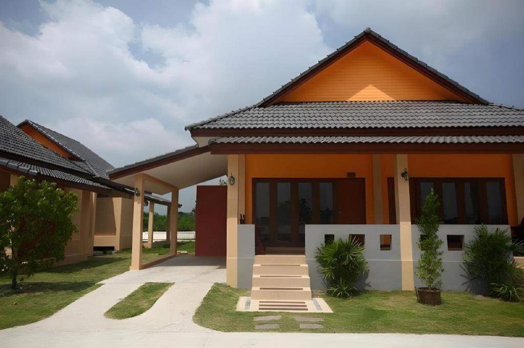 Juntima Boutique Hotel Phetchaburi Exterior photo