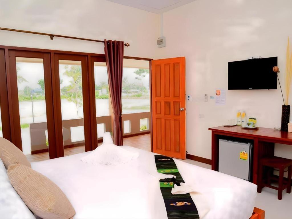 Juntima Boutique Hotel Phetchaburi Exterior photo